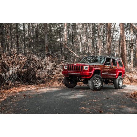 Rough Country 4.5 Inch Lift Kit - V2 - RR springs - Jeep Cherokee XJ (84-01)