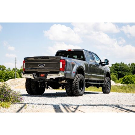 Rough Country 4.5 Inch Lift Kit - Dually - V2 - Ford Super Duty 4WD (2017-2022)