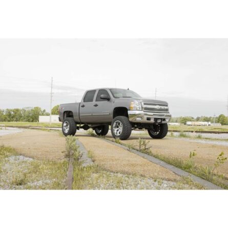 Rough Country 7.5 Inch Lift Kit - Chevy/GMC 1500 4WD (07-13)