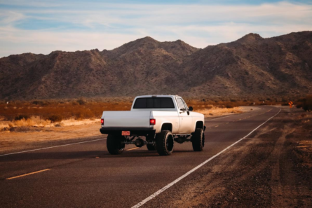 Rough Country 6 Inch Lift Kit - 52 in RR Springs - GMC C15/K15 Truck (77-87)/Half-Ton Suburban (77-91)