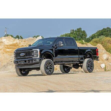 Rough Country 6 Inch Lift Kit - Ford F-250/F-350 Super Duty 4WD (2023)