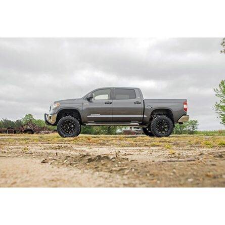 Rough Country 6 Inch Lift Kit - M1 Struts/M1 - Toyota Tundra 4WD (2007-2015)